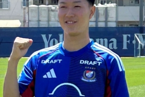 16歲4個月零5天的橫濱水手中場三井寺真，成為J1揭幕戰(zhàn)最年輕首發(fā)