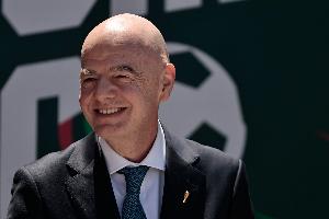 英國首相：因凡蒂諾正把國際足聯(lián)帶偏，也讓足球運動走上錯誤道路